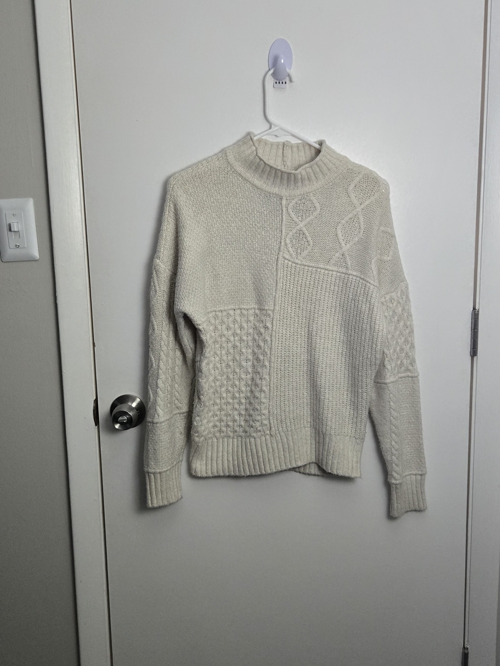 American Eagle Outfitters Cream Cable Knit Crew Sweater - Cozy Textured Pullover